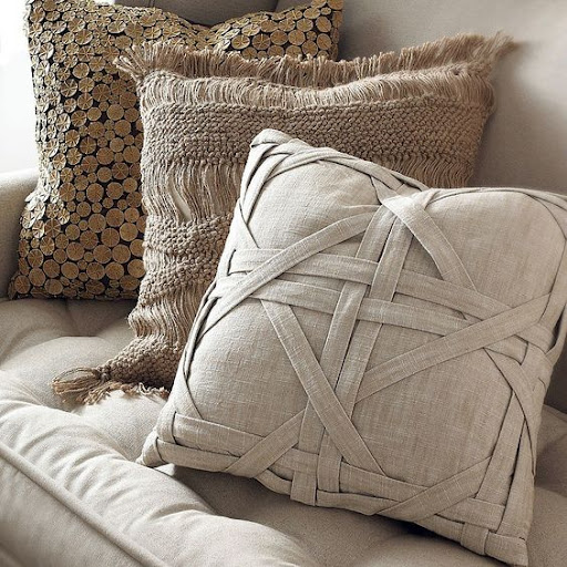 Украшаем дом декоративными подушками